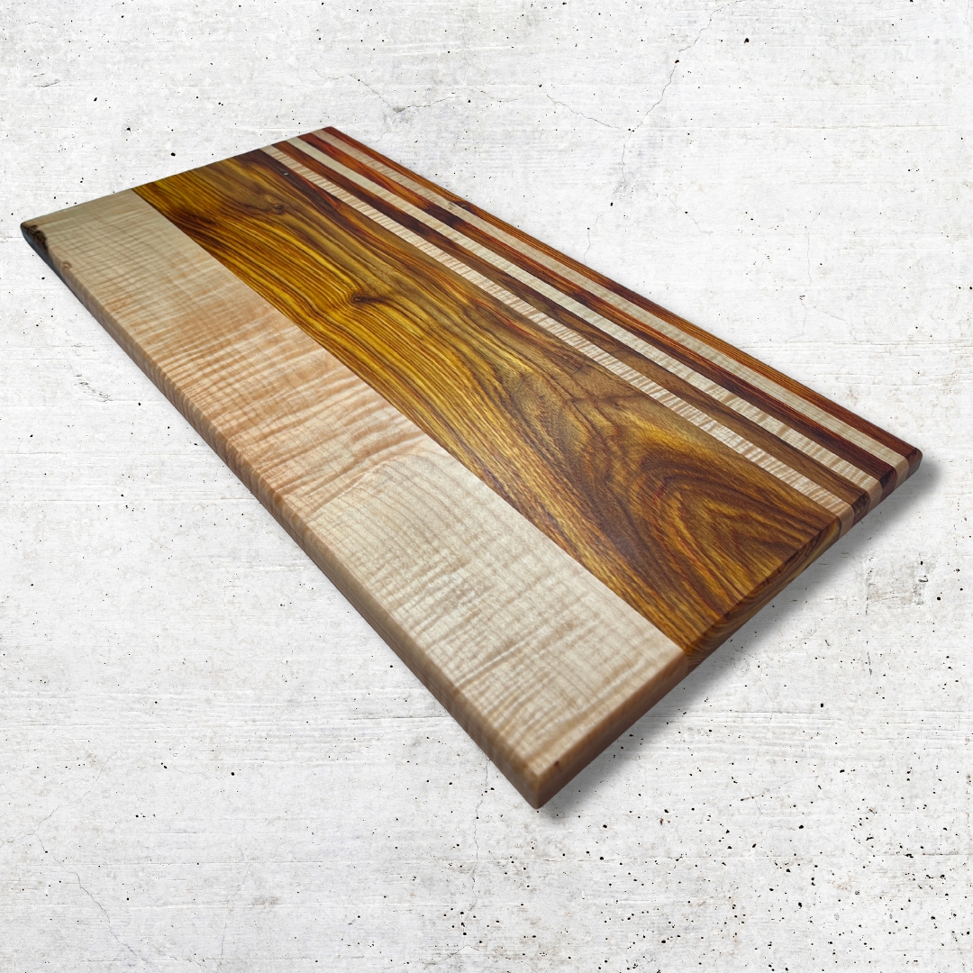 Now available at:

aubreysplacewoodworks.com
aubreysplacewoodwork.etsy.com

#cuttingboard #handmade #woodworking #friday #newproducts #newproduct #etsy #etsyshop #etsyhandmade #giftideas #woodwork