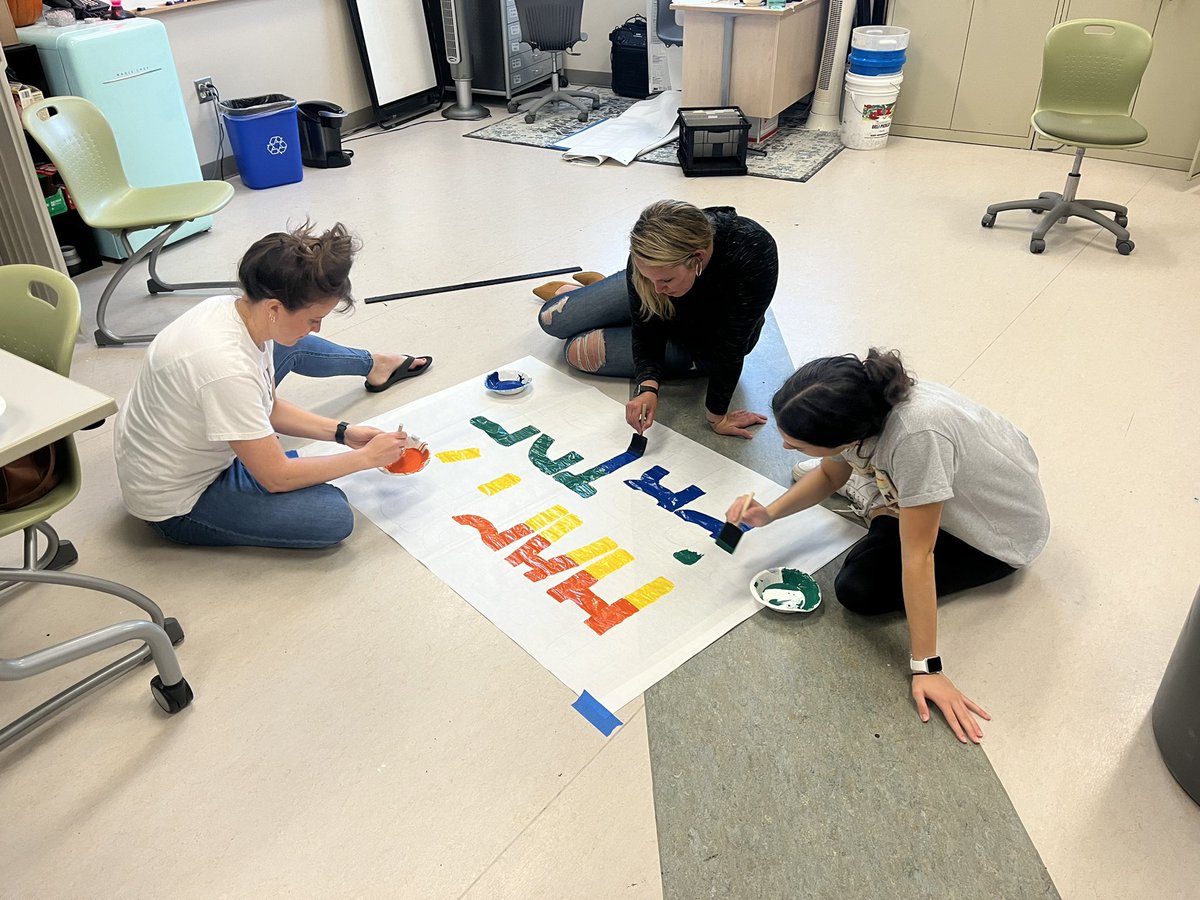 KelseyMSeibert's tweet photo. Leadership isn’t loud. It’s not always a big speech or planning the event. Sometimes it’s showing up early on a morning you didn’t have to be here to show what @KellamHigh truly represents. Ainsley, your compassion and acceptance speaks for our majority. Thank you 🏳️‍🌈 https://t.co/iwE0luVIlQ