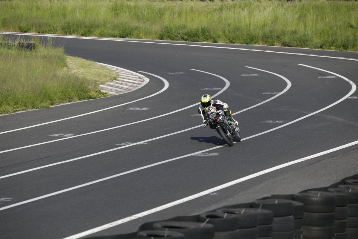 wutsimracing's tweet image. A few 📸 from our first test in &apos;23. 

#premoto3 #testing #track