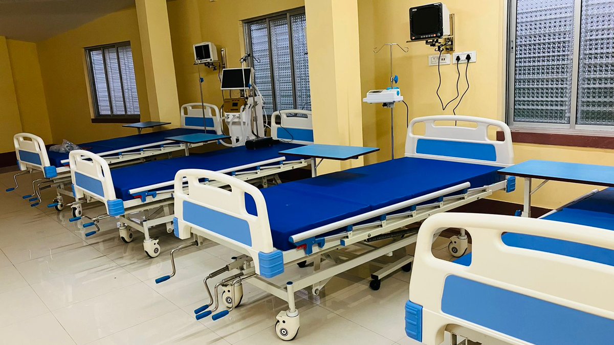 GlamaticPharma's tweet photo. ICU BED FIVE FUNCTIONAL MANUAL

Frame made of strong rectangular CRCA pipe
Uniformly perforated Four Sectional CRCA Sheet top
ABS molded head and foot panels
ABS side safety railing
Overall size: 220 L * 100 W  * 60-80 H cm
Pretreated and Epoxy Powder Coated https://t.co/Cyxnh9tURj