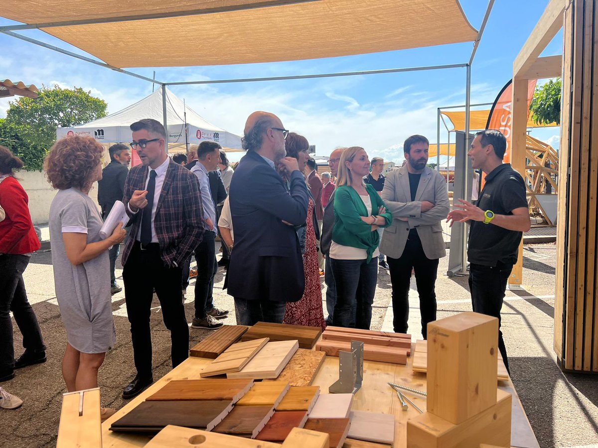 Content de ser un any més a #Firhàbitat #Avià. La fira de la bioconstrucció i l’eficiència energètica. Del #Berguedà pel país! Avui, demà i diumenge, passeu-hi ✊️

➡️ firhabitat.com <a href="/firhabitat/">FIRHÀBITAT</a> <a href="/AcebBergueda/">ACEB</a> <a href="/residuscat/">Agència de Residus</a> #sempreendavant