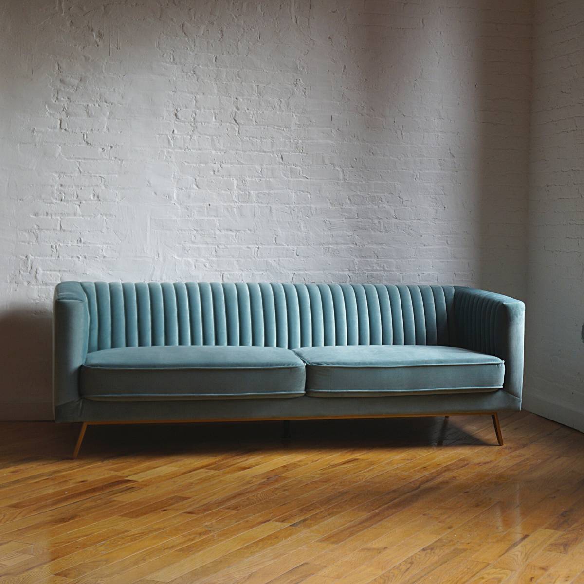 BrooklynSpaceCo's tweet photo. 🌊 Seafoam velvet on Stately sofa - stunning in the 1950s, and amazing in your modern apartment today. https://t.co/Ea4mCQ9X1w