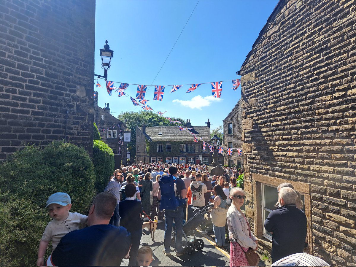 First sunny #whitfriday morning in ages 😎