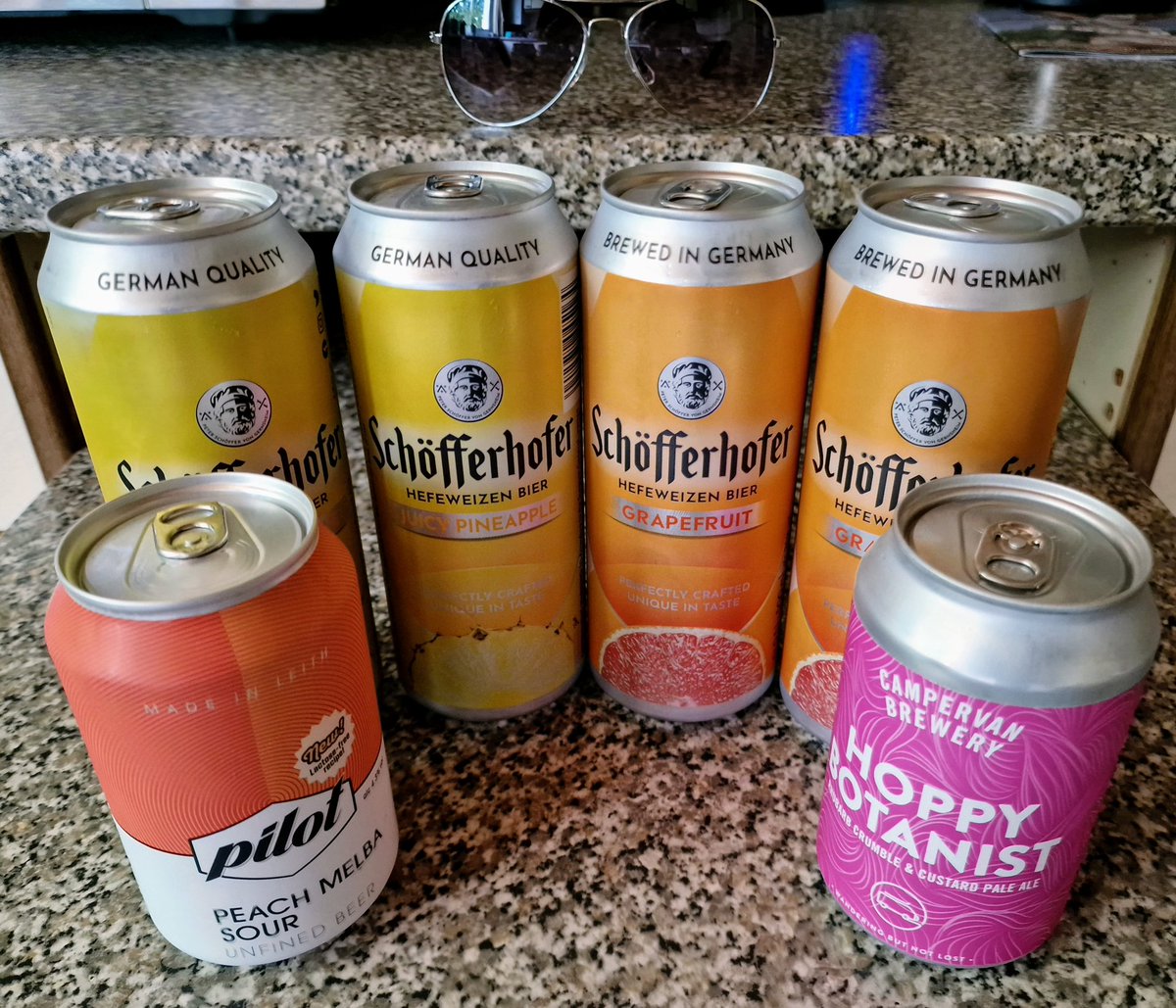 Obligatory sunny day supplies courtesy of <a href="/VinoGrangeLoan/">Vino Grange Loan</a> <a href="/pilotbeeruk/">Pilot</a> <a href="/campervanbrew/">Campervan Brewery</a> <a href="/SchofferhoferUS/">Schofferhofer Hefeweizen</a>