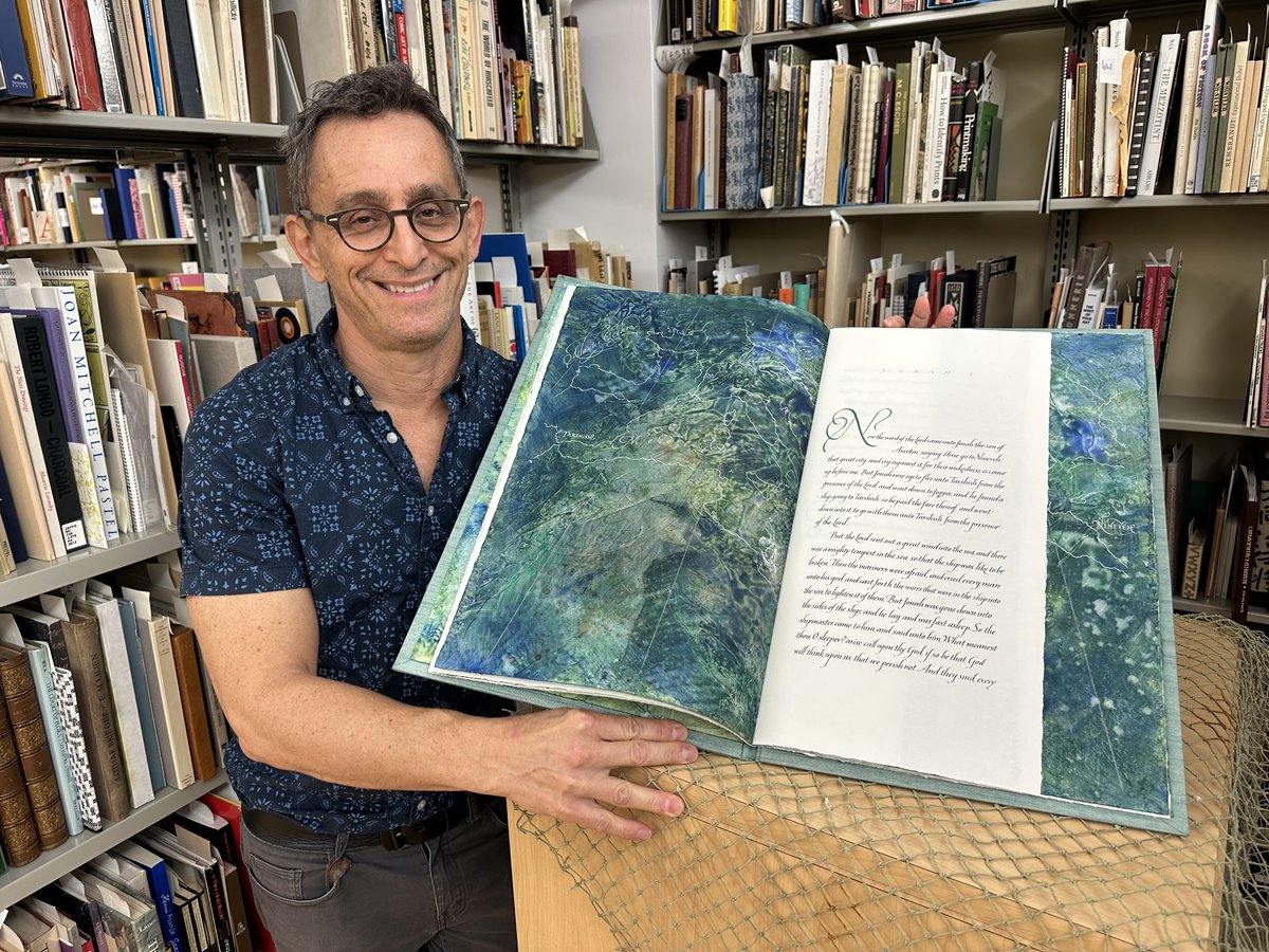 FAULibraries's tweet photo. Jaffe Center for Book Arts is joining #ArchivesHashtagParty with a one-of-a-kind book by Ginger Meidel. Book of Jonah, with its watercolors, ink and gouache hand lettered calligraphy won the 2003 South Florida Calligraphy Guild award.
#ArchivesUnderTheSea https://t.co/k5TierGc4i