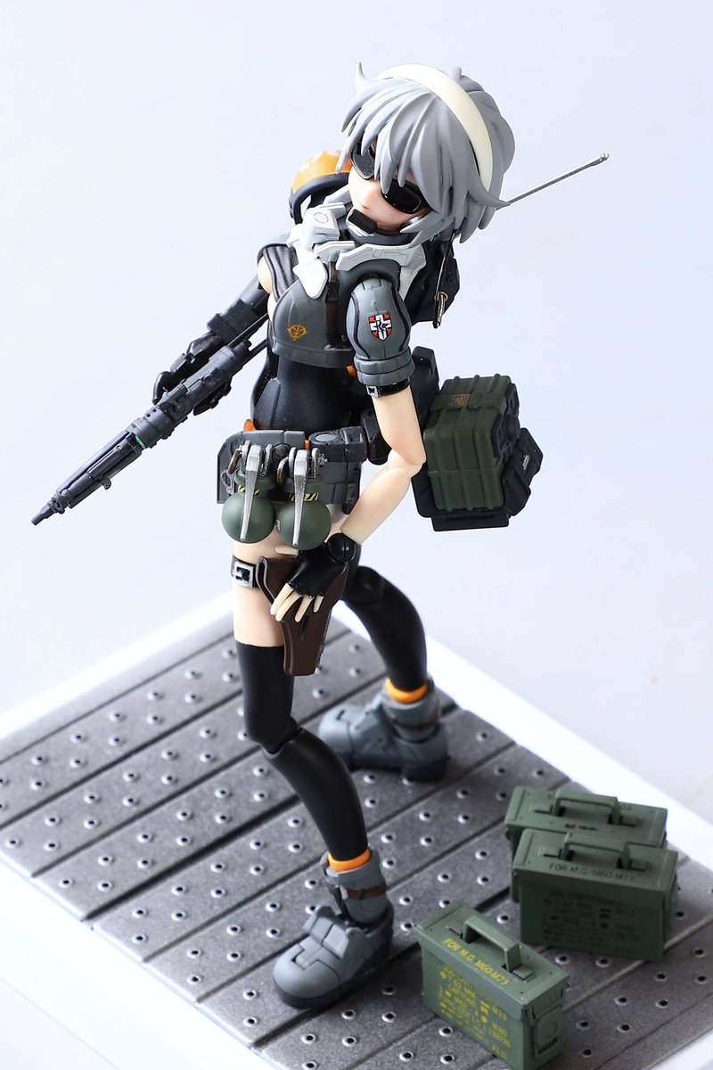 DFbF89M804bFNEi's tweet image. ジオン軍女兵士。
アルシアと30MSのMIXです。かわいい顔してめちゃくちゃ強いのです！
#ARSIA #30MS #RISHETTA #ジオン軍