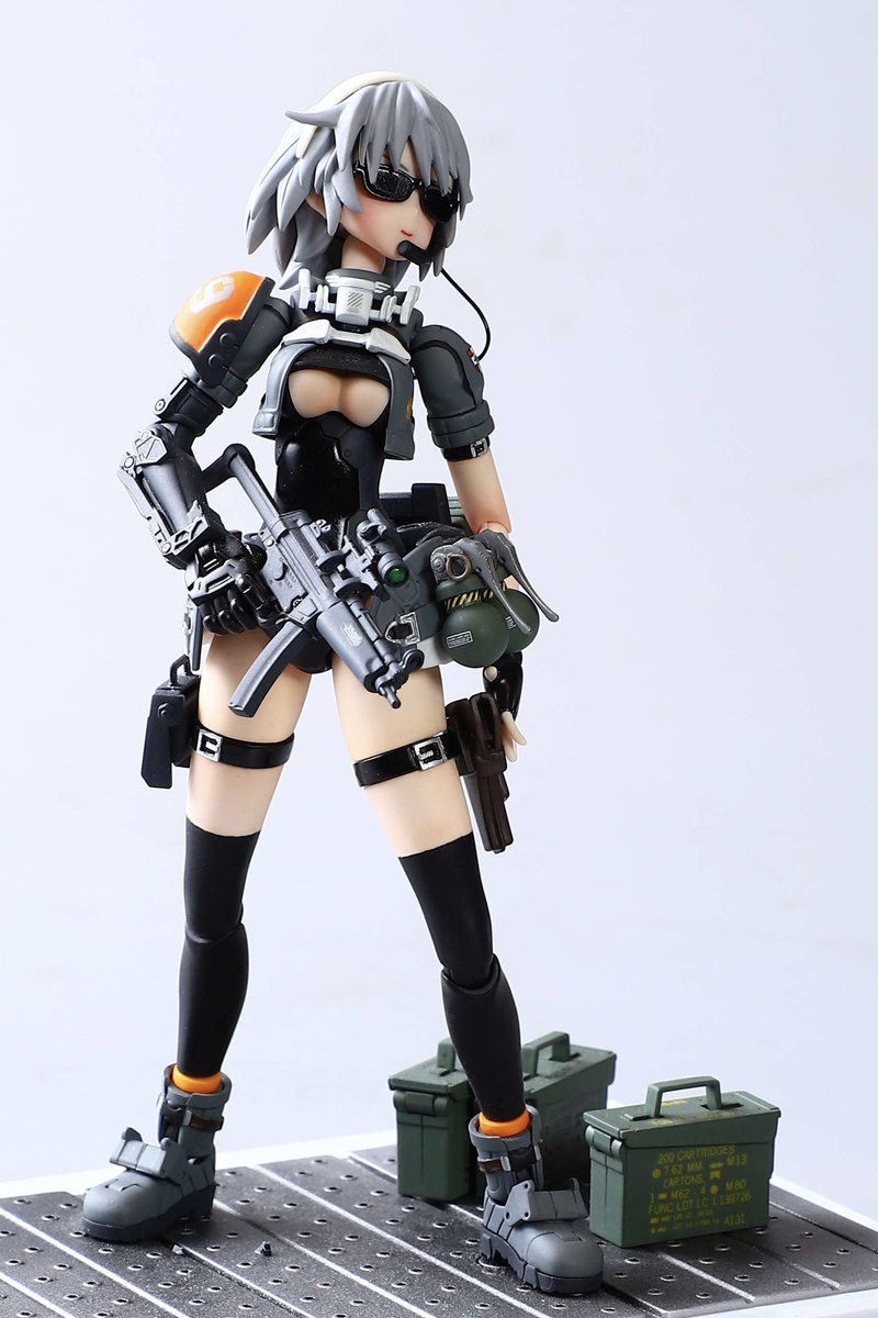 DFbF89M804bFNEi's tweet image. ジオン軍女兵士。
アルシアと30MSのMIXです。かわいい顔してめちゃくちゃ強いのです！
#ARSIA #30MS #RISHETTA #ジオン軍
