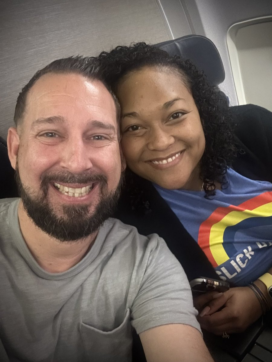 asicentral's tweet photo. From near & far, and everywhere in between, #PromoPeeps are descending upon Kansas City for @BigSlickKC 2023! It’s gonna be a great event!
@realbillpetrie @AshleyColautti @MrBrianGill @DShultzKC
#BigSlickKC #SoMuchBS #BigSlickEnergy https://t.co/A0sF2Z8X1q