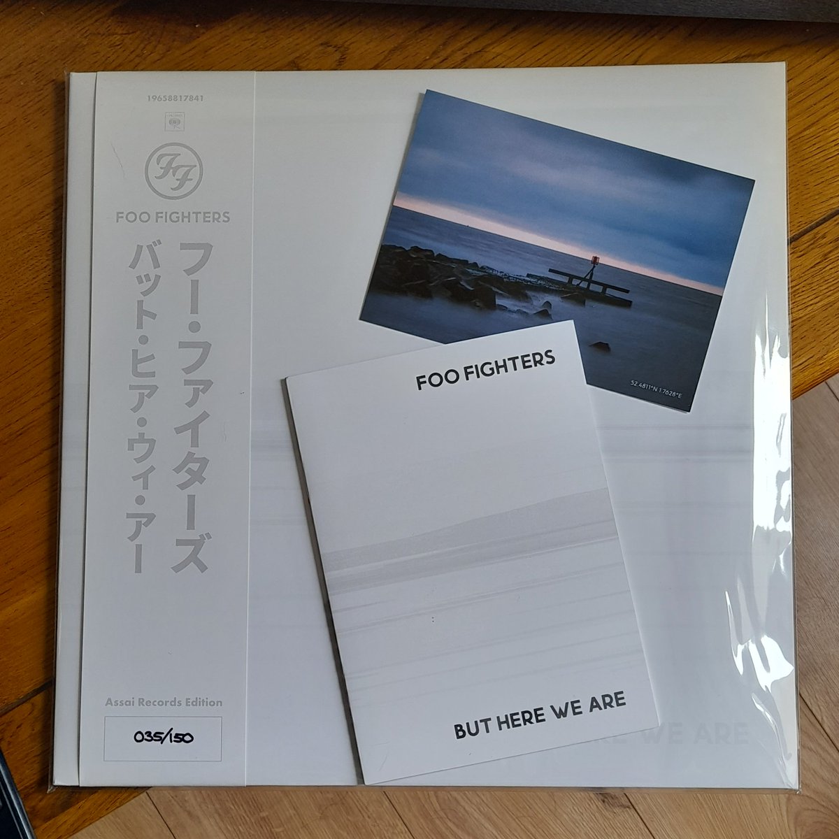 SuzyFoo's tweet image. The final song,'Rest' is a connection to anyone that has suffered a loss. 
I was in that moment too. I felt that.
Painful and powerful,therapy for us all. Thank you Dave,thank you @foofighters 
@ColumbiaUK @sonymu