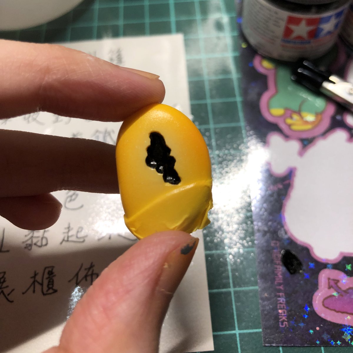 q7_peach's tweet photo. 上色初體驗🥹🥹
雖然曾經用過水彩壓克力顏料油畫顏料⋯⋯等等等等
模型漆與噴槍還真是第一次使用
一切都還在學習中

噴槍真是個塗起來漂亮
但洗起來爆幹麻煩的東西😡 https://t.co/UxIXl5NMle