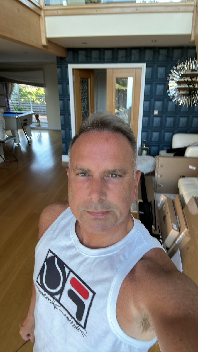 Nattythescotok's tweet photo. Beautiful day here folks!! Hope you and your families are doing good and keep the trumpeter away 😂 . Take care !! Xx🥰🏴󠁧󠁢󠁳󠁣󠁴󠁿. X https://t.co/jNI5EwaKbo