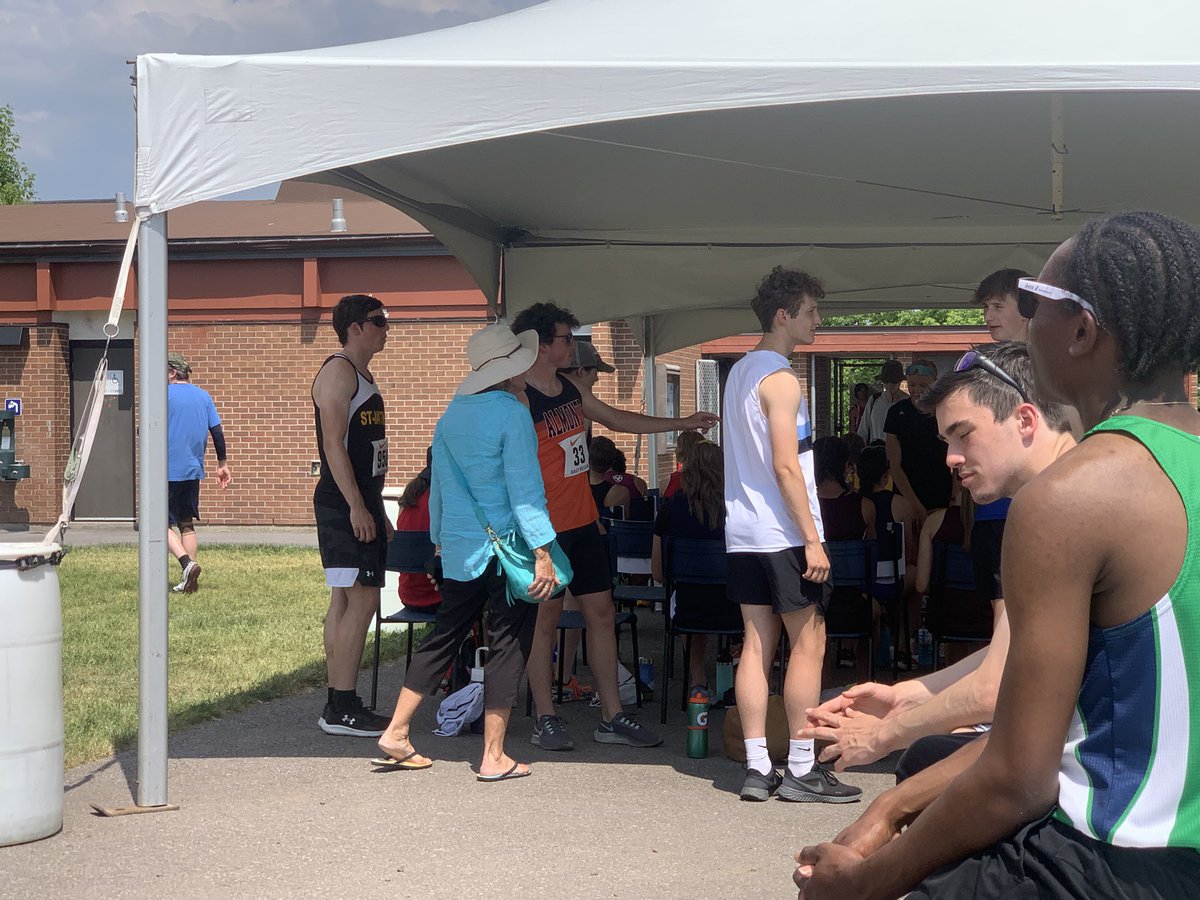 dave_harju's tweet photo. Yesterday afternoon was day 1 of the (hot) East Regional Track &amp; Field Championships. John Byrne just missed making the finals in the 200m. Today the 100m.       Go Tigers !! @CapoOttawa @ErinBerthelot1 @StMatthewOCSB https://t.co/Fyx3mj1B28