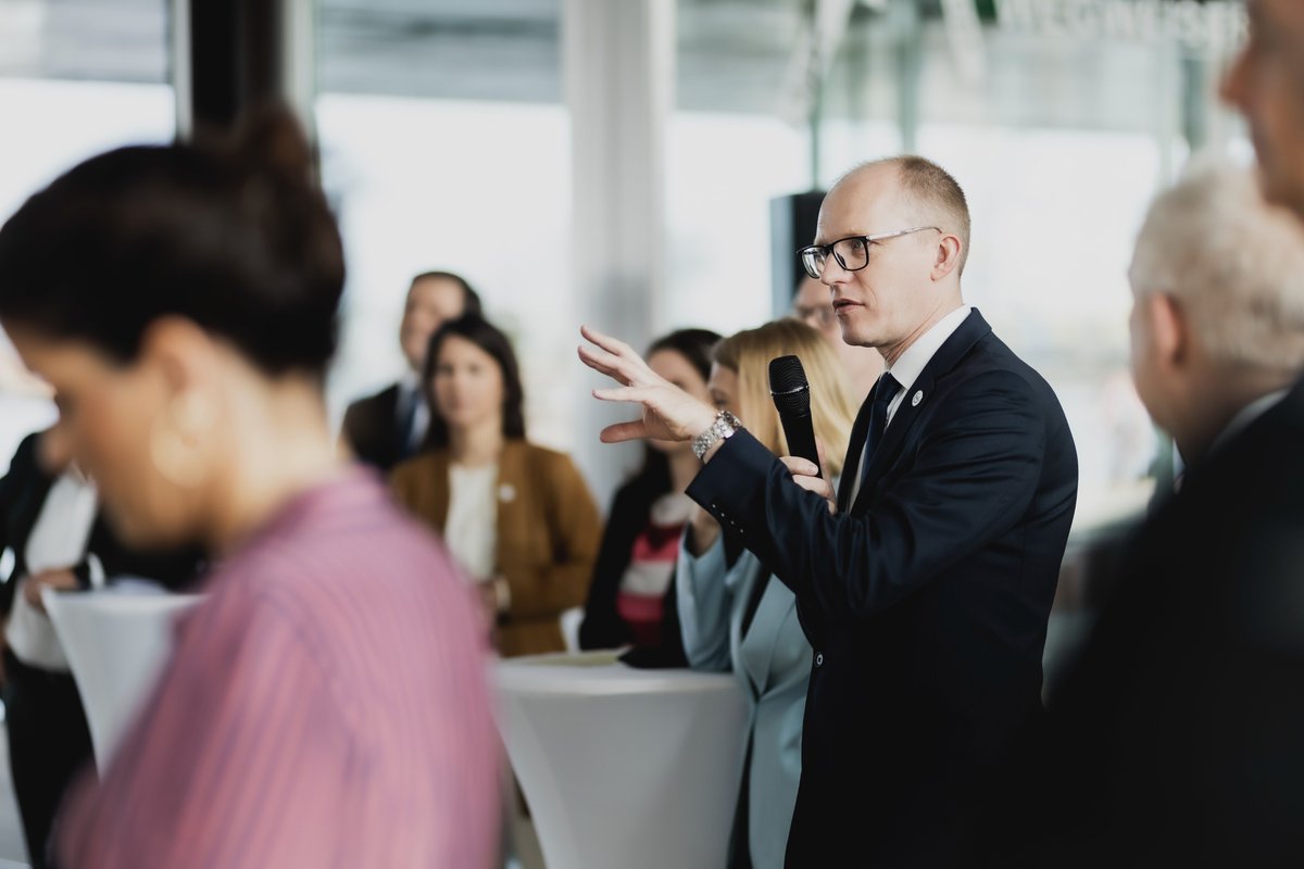 Latvian_MFA's tweet image. #CBSS is a valuable platform for political dialogue and practical cooperation. With common efforts with our close allies - 🇪🇪🇱🇹🇵🇱🇩🇪🇫🇮🇸🇪🇩🇰🇳🇴🇪🇺- we can make our region more safe, sustainable and prosperous.
@andrispelss 
➡️ mfa.gov.lv/en/article/sta…