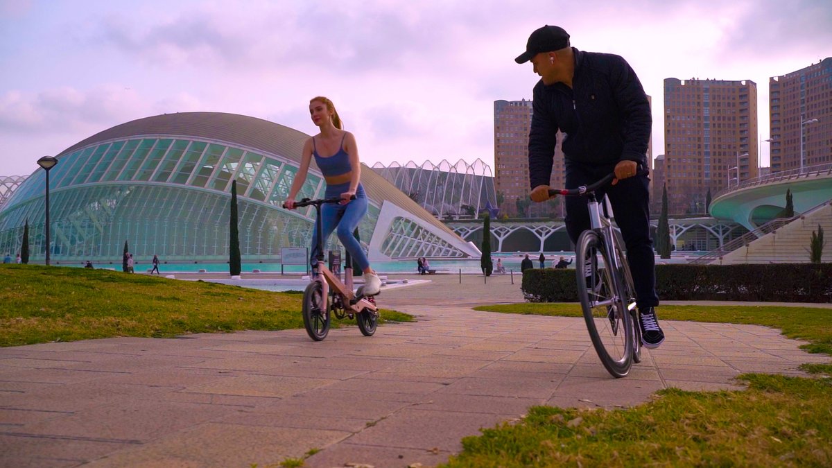 What a stylish bike!

#ebike #ecycling #emobility #electricbike #ElectricBikeLife #EbikeStyle #ebikeshop #urbanlife #technology #green #zerocarbon #workday #uk #london #train #commute #commuterbike #commutebybike #foldingbike #foldingebike #spring #holiday #spain #valencia