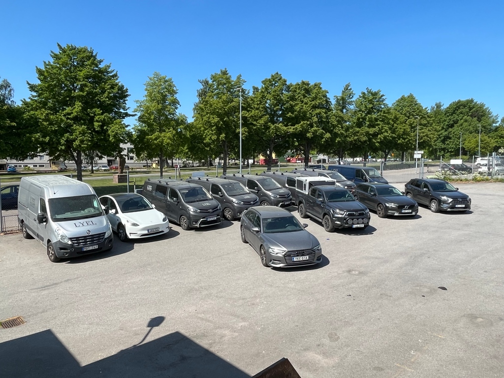 PSAuctionSweden's tweet photo. Spana in veckans utbud av entreprenadmaskiner, fordon, båtar, släp, redskap m.m.⁠
⁠Audi A6 S-line, Volvo V90 Cross Country, Ford Transit, Hjullastare Volvo BM LM 220G, Teleskoplastare Merlo P40, Apollo krossverk m.m. Till auktionen: https://t.co/r8I9dpjrSo https://t.co/7zB5dE4Agy