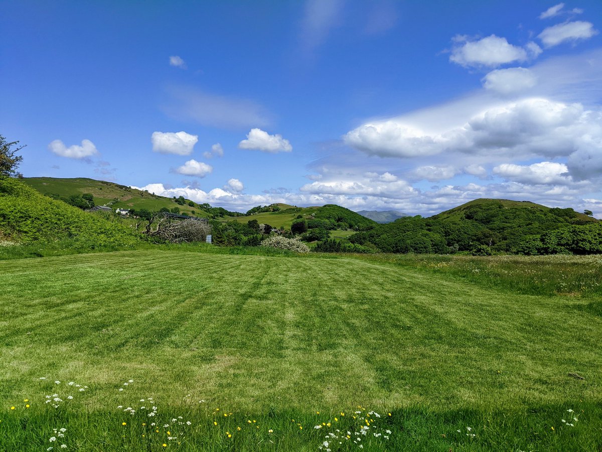hazel_mount's tweet photo. BBQs &amp; firepits clean and ready for tonights campers. No matter your size of group there's a pitch size to suit. If you fancy a near wild camp experience please get in touch 😉

@LakesCumbria @ShowcaseCumbria
@CumbriaWeather @WestTourism
@CumbriaCrack @cumbriapictures @StormHour https://t.co/ak5EeTIq7v