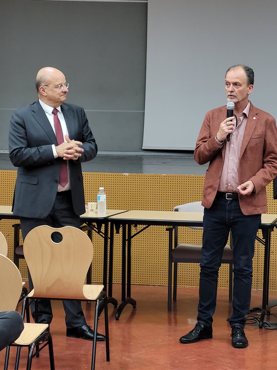 La dimension européenne du Spatial  expliquée à nos élèves du Parcours Espace: un grand merci à M.Grudler, Député Européen en charge du Spatial et à M.Esquenet-Goxes, député de notre circonscription,pour leur disponibilité! <a href="/GrudlerCh/">Christophe GRUDLER</a> <a href="/LaurentESQUENET/">Laurent ESQUENET - GOXES</a> <a href="/MostafaFourar/">Mostafa Fourar</a> <a href="/leclercarno/">Arnaud Leclerc</a>