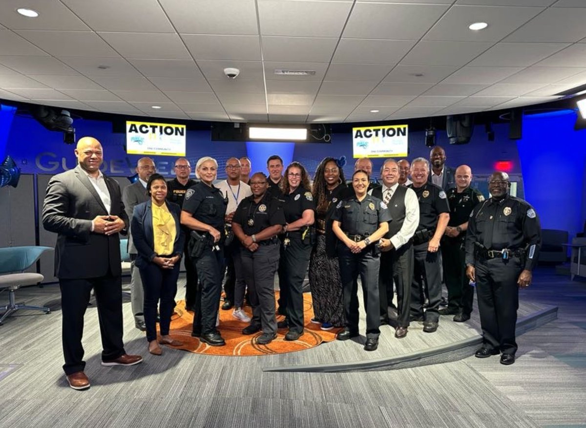 Dedication2Comm's tweet image. We are excited to announce the launch of our partnership with the @OrlandoMagic! Over the course of 2 days @_GWInnovation Center, with our newest partner, we participated in a panel with @FLBlue of Central Florida, several law enforcement agencies, and community leaders.