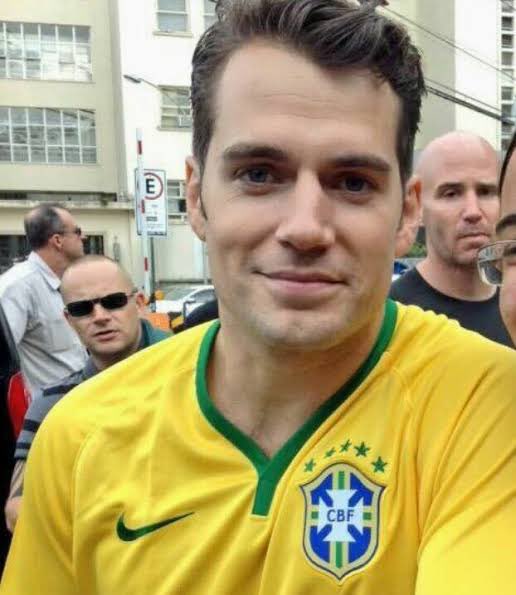 Henry Cavill Nation  FANSITE on X: Mas o Henry tem cabelos brancos? Tem  sim galera, a idade chega pra todo mundo hihi.  / X