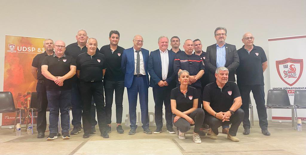 phlottiaux's tweet photo. J’avais le plaisir d’assister à l’Assemblée générale de L’Union Départementale des Sapeurs-Pompiers du Var, dont j’ai pu apprécier l’étendue des actions. Bravo au Président JL Decitre et à son équipe. Et bien sûr un grand hommage à tous nos sapeurs-pompiers. #udspvar https://t.co/xC8xkDTrPV