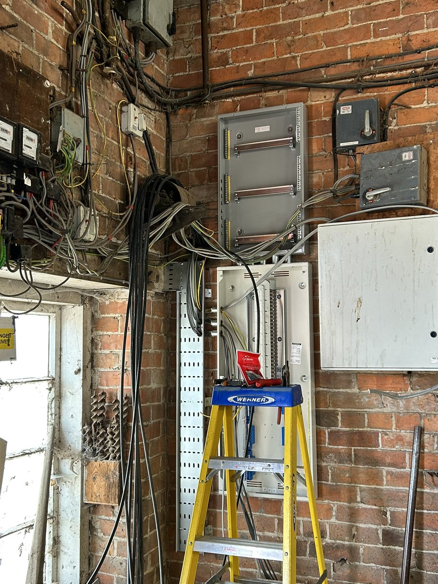 Where do you start with this 🙈 currently carrying out a rewire to workshop and storage buildings much needed up date