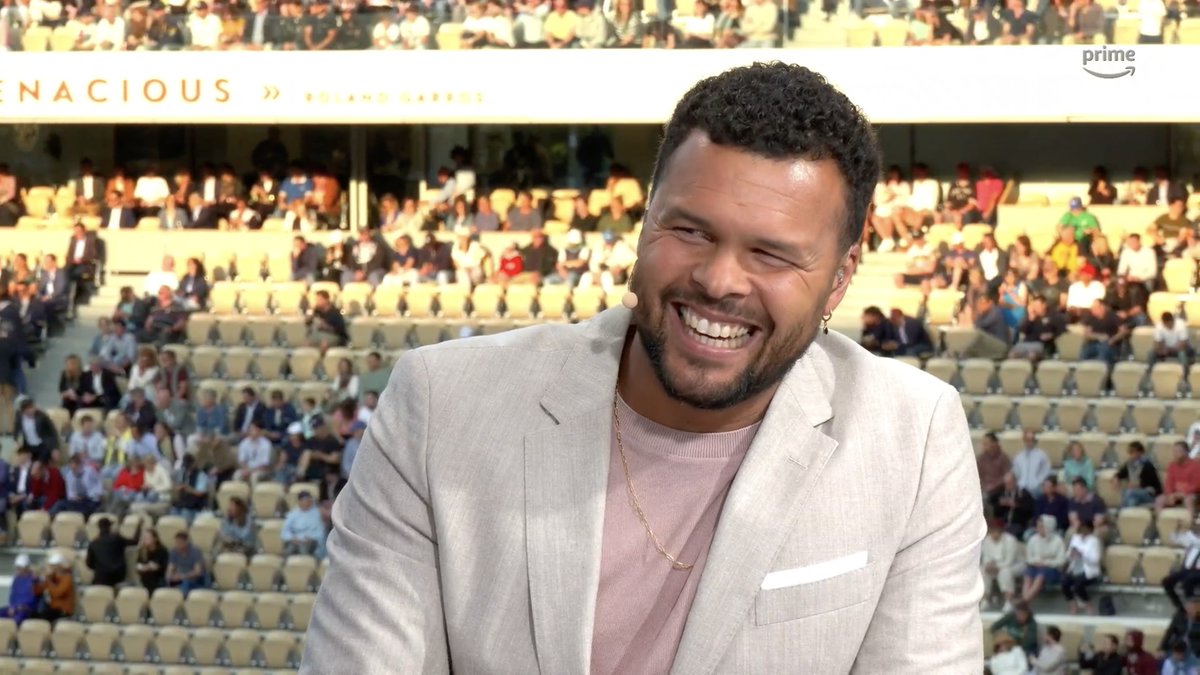Jo-Wilfried Tsonga looking smooth in his new role as TV analyst 😮‍💨