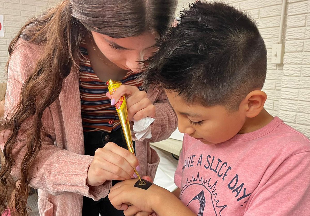 AsianCenterLinc's tweet photo. Camp Culture Day 4

Today, Fadwa from Iraq taught our students about Yezidi culture. They even got henna “tatoos”. Then their families were invited to enjoy a recap of all that their kids learned throughout the week. https://t.co/FUwgqPjm77