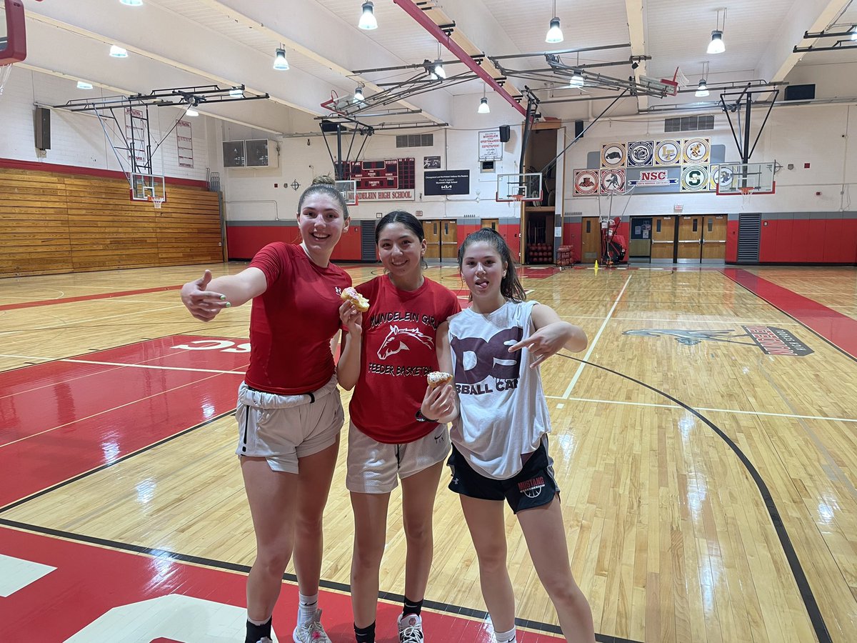 Congratulations to our 3 on 3 Cut-throat Champs at camp 💪!! <a href="/RylanFoster2/">Rylan Foster</a> <a href="/Sophia8Zepeda/">Sophia Zepeda</a> <a href="/noelledadian/">Noelle Dadian</a>