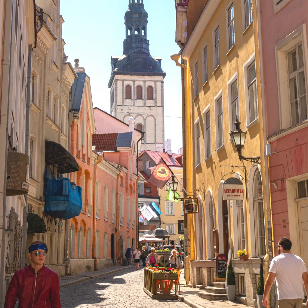 hackerparadise's tweet image. #TALLINN #ESTONIA | Fairytale Europe - with a modern edge!💫

The city that’s as much a progressive trailblazer as it is a charming &amp;amp; historic wonder. Come work &amp;amp; explore from this dreamy place with a group of badass remote workers from around the world 👉🏽 bit.ly/HP_Tallinn