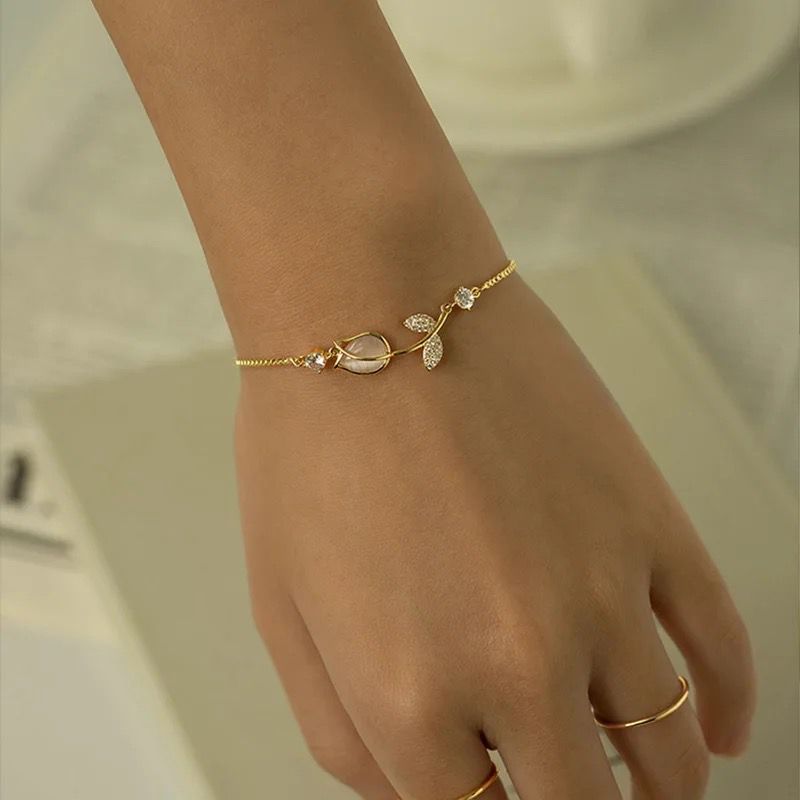 tulip bracelet 🌷
