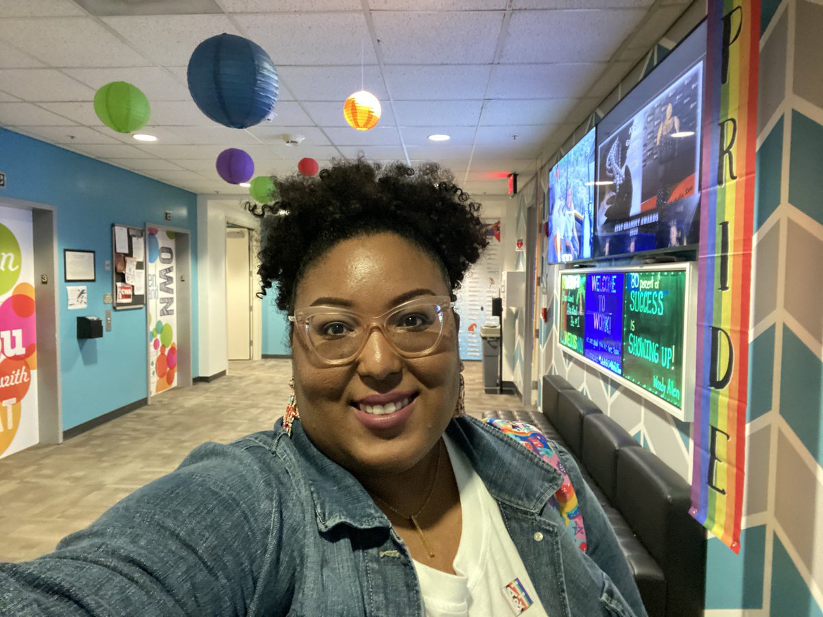 mjLEAgacy's tweet photo. Wearing my Pride out loud all month long! (As if I don’t already everyday)
#PrideMonth #LifeAtATT #OrlandoShines #GuinningTogether #Time2Thrive #CohortSterlingRogers #AshLegendary https://t.co/bmfGFktC93