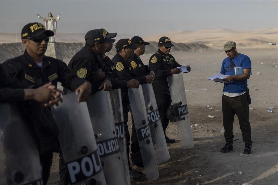 #UdeC

Destina Perú 12.6 mdd para financiar a la Policía en zonas de emergencia

goo.su/Qjuc

#Perú #PolicíaNacionaldelPerú #EstadoDeEmergencia