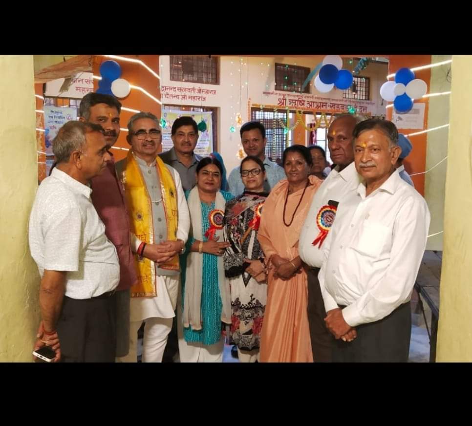 MDeorani's tweet photo. ओम भगवते वासुदेवाय नमः श्री🙏
ऋषि आश्रम में पवित्र भागवत कथा का आज छटा दिन  #मेयर माननीय #सुनीलउनियालगामा जी ,विशाल गुप्ता जी, संजय गर्ग जी,का आगमन हुआ जय🙏 श्री राधे कृष्णा आप सभी🙏 सादर आमंत्रित हैं https://t.co/luSvTsQN1y