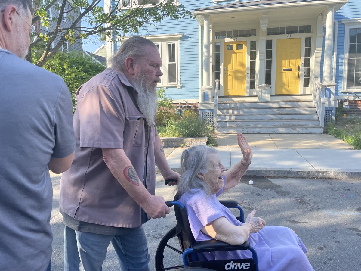 rmchase's tweet image. Day 2: AMAZING 
5-6:30pm Water play age range 2 weeks to 97 years

Then around 9:30pm, adults wandered independently out to the outdoor "living room", from 4 houses, and chatted until 11pm.