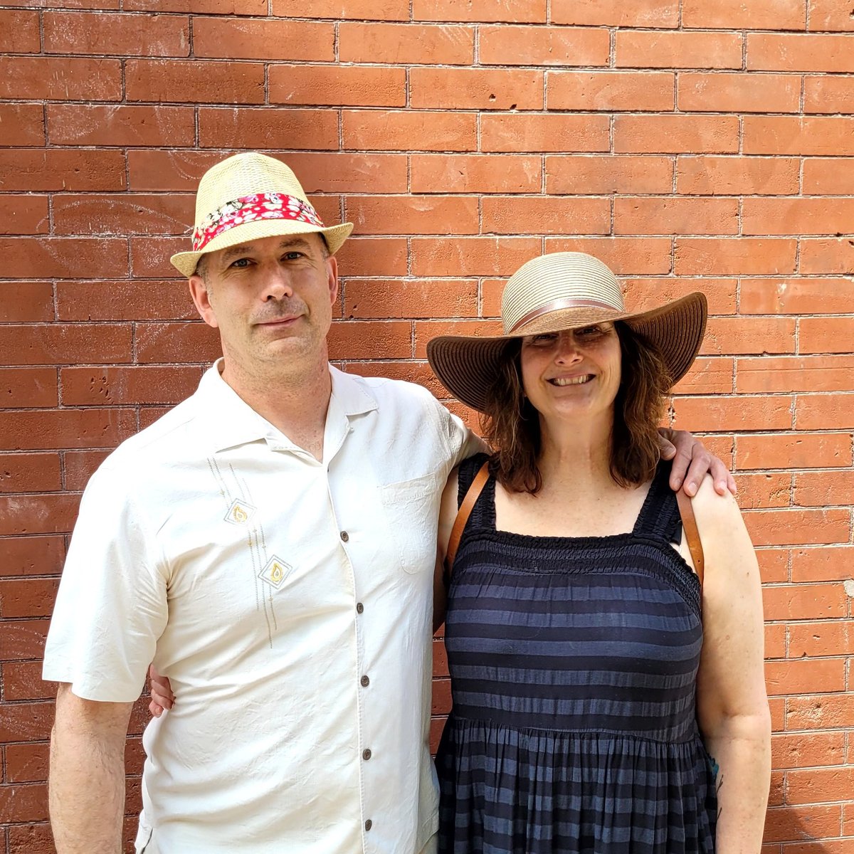 Summer heat in New hats. 
#thehablovesyou #thanksforthesupport #hats #hatoftheday #hataddict #peopleareimportant #community #menshats #ladieshats #exchangedistrict #shopsmall