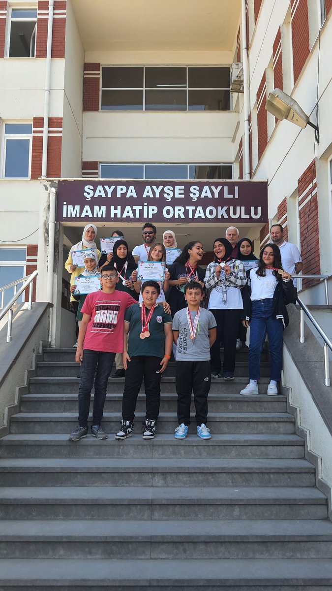 Şaypa Ayşe Şaylı İmam Hatip Ortaokulu (@saypa_iho) on Twitter photo Bilek güreşi turnuvasında madalya alan öğrencilerimize Okul Müdürümüz ve Beden Eğitimi Öğretmenimiz madalyalarını takdim ettiler. Öğrencilerimizi göstermiş olduğu başarılardan dolayı tebrik eder, muvaffakiyetlerinin devamını dileriz.<a href="/GurhanCokgezer/">Gürhan Çokgezer</a> <a href="/Osmangazi_MEM/">Osmangazi İlçe Milli Eğitim Müdürlüğü</a> @Misleyen20 Bilek güreşi turnuvasında madalya alan öğrencilerimize Okul Müdürümüz ve Beden Eğitimi Öğretmenimiz madalyalarını takdim ettiler. Öğrencilerimizi göstermiş olduğu başarılardan dolayı tebrik eder, muvaffakiyetlerinin devamını dileriz.<a href="/GurhanCokgezer/">Gürhan Çokgezer</a> <a href="/Osmangazi_MEM/">Osmangazi İlçe Milli Eğitim Müdürlüğü</a> @Misleyen20