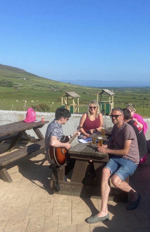 tafarnyfic's tweet image. Gweithdy chwiboeth yn Tafarn y Fic gydar meistr @hywelpitts  #talentmewntafarn #llithfaen #penllŷn