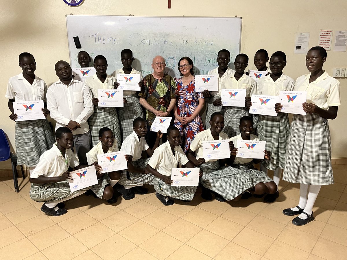 A fantastic week with computer training, coding and robotics. Thanks to our teachers for their inspiration and generosity ⁦@CardiffLinda⁩, ⁦@speediecelt⁩. Thanks to the sponsors for making this possible ⁦@CamdenEdu⁩, ⁦@NicolaBrennan18⁩ 🇸🇸