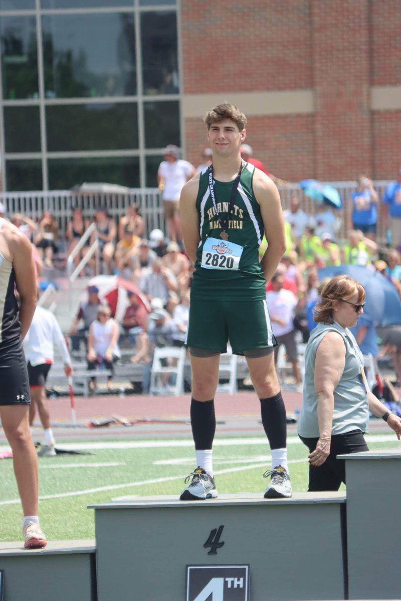 WS_Hornets's tweet image. Hornets moving on and on the podium! 

Congratulations to Seth Bunders on qualifying for the 400m Dash Finals! 

Congratulations to Lucius Cooley on Qualifying for the 110m Hurdles and 300m Hurdles. Lucius also placed 4th in the High Jump! 

Congratulations!