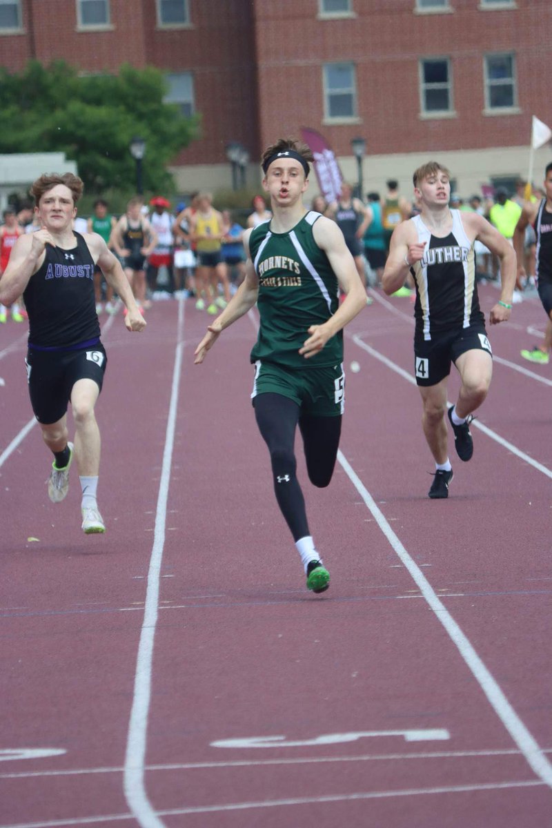 WS_Hornets's tweet image. Hornets moving on and on the podium! 

Congratulations to Seth Bunders on qualifying for the 400m Dash Finals! 

Congratulations to Lucius Cooley on Qualifying for the 110m Hurdles and 300m Hurdles. Lucius also placed 4th in the High Jump! 

Congratulations!