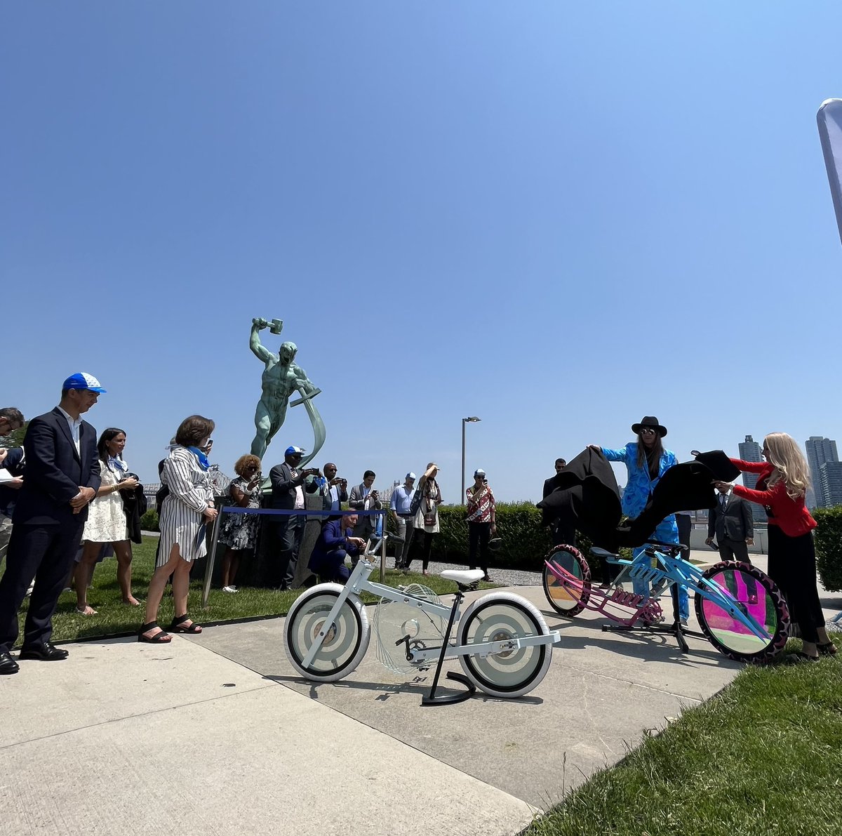 PLinUN's tweet photo. #WorldBicycleDay kicked off in the @UN, New York! 🇺🇳

🚴‍♂️promoting bicycles as healthy, green and economical means of transportation
🚴bicycles made of recycled glass designed by 🇵🇱 artists
🚴‍♀️bicycle ride with @UN_PGA, @MelissaFleming and diplomats

Thank you all for joining! https://t.co/WOZab60lWB
