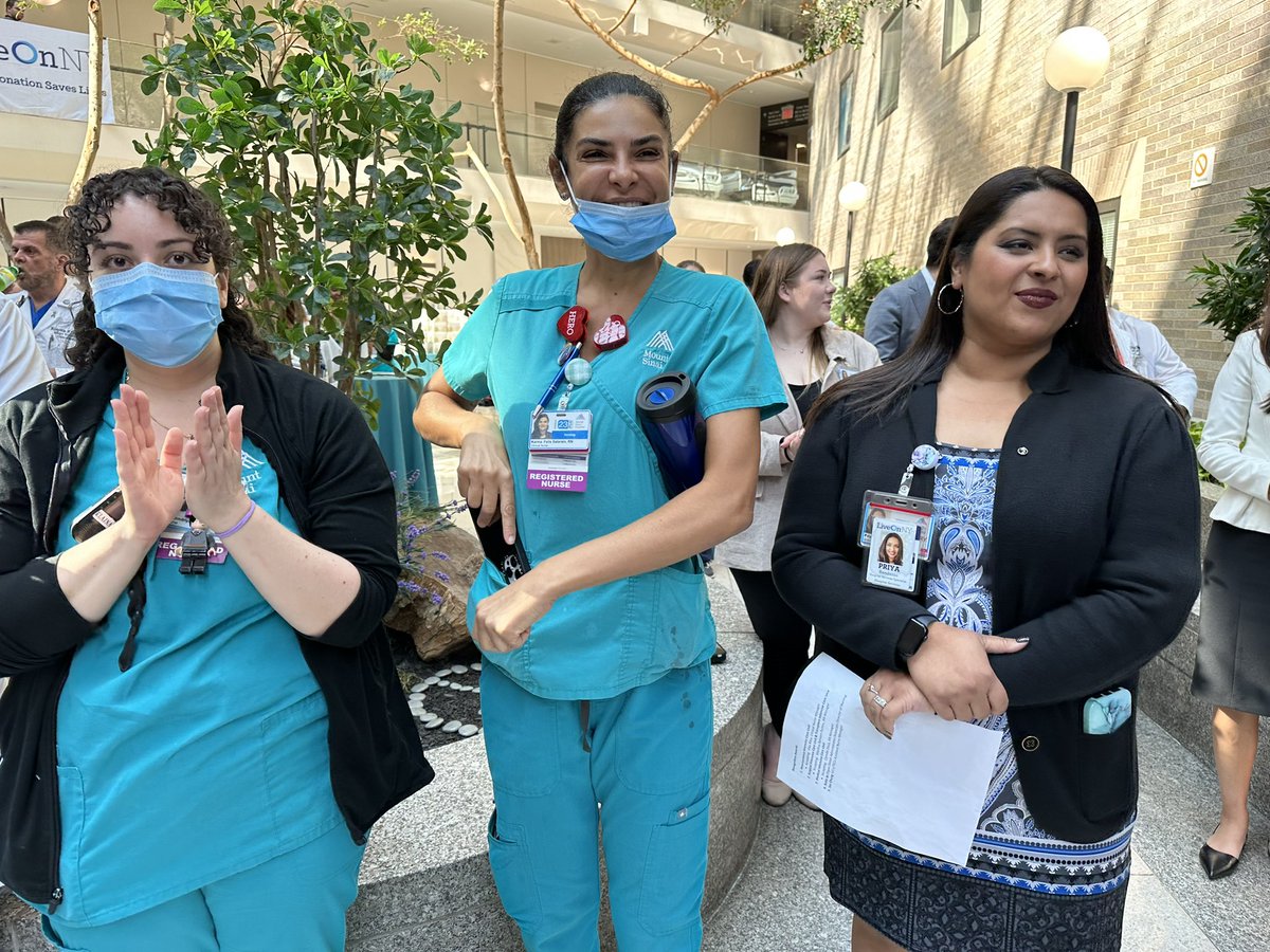 MarkLevineNYC's tweet photo. Some welcome news:

Organ donations are on the rise in NY.

In the past year, the # of lives saved through donation is up 87% in Manhattan, and 30% statewide.

Thrilled to join @LiveOnNewYork &amp; @MountSinaiNYC today to honor the families &amp; professionals making this happen. https://t.co/8gsZo0cmBI