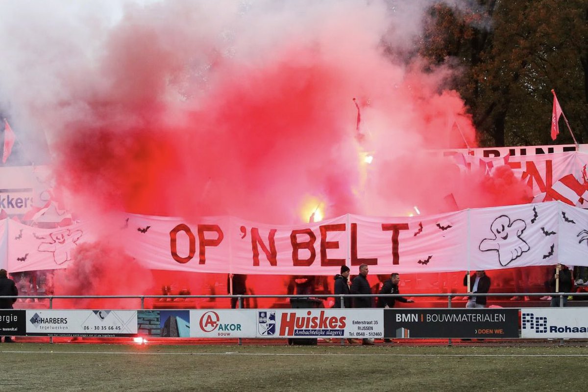 SVExcelsior31's tweet photo. Morgen de belangrijkste wedstrijd van het jaar! Kom massaal @excelsior31 aanmoedigen op de staantribune!  🔴⚪️ #handhaving #wijzijnexcelsioren https://t.co/YeHhWX3NLV