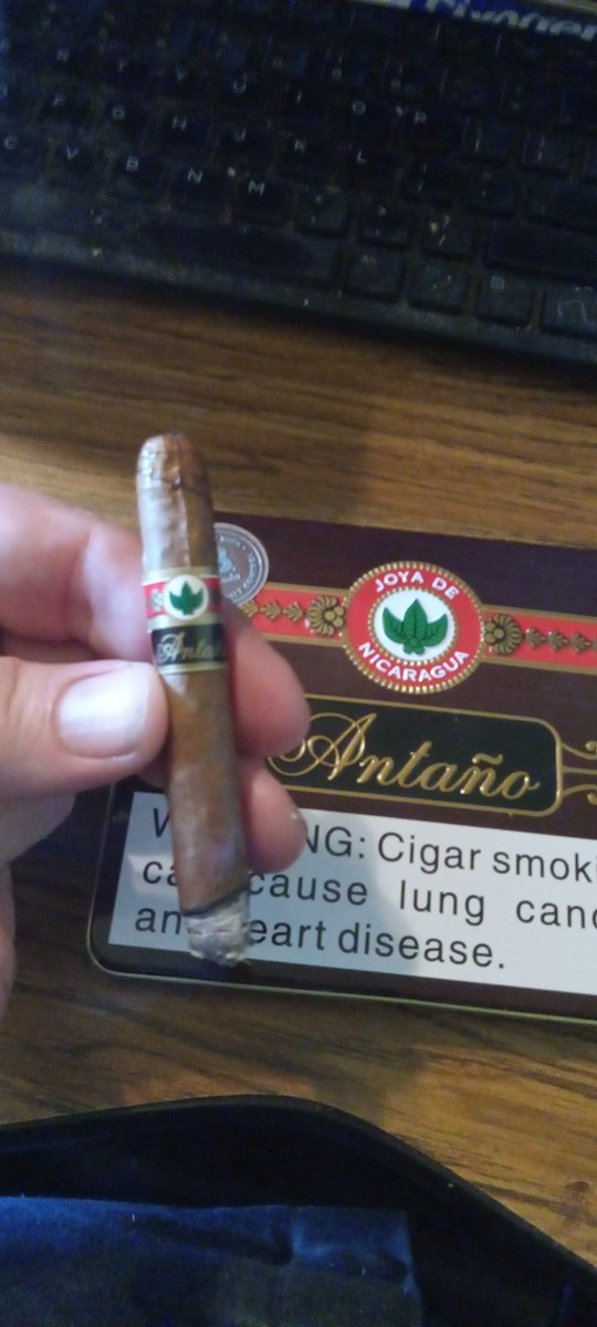 mobarbq's tweet image. Joya de Nicaragua Cigarillo. #cigars #cigarillo #tinnedcigars #madeinnicaragua @joyacigars