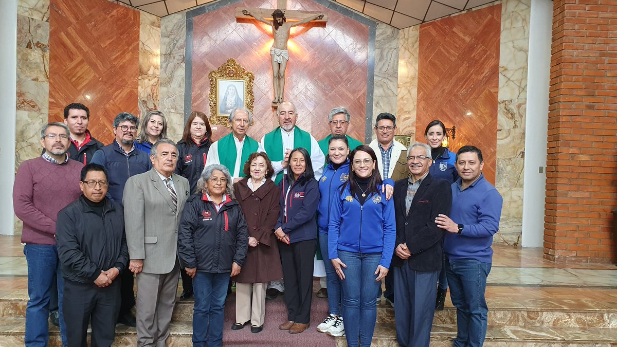 UEPBorja's tweet photo. #SomosMisión 

En la capilla del Borja, colaboradores de Fe y Alegría, IRFEYAL y personal de nuestra institución celebramos la Eucaristía de Socialización del Plan Apostólico Provincial “Somos Misión Compartida”. 

#SomosJesuitasEcuador
#planapostólicoecuador https://t.co/ojaXua3hOB