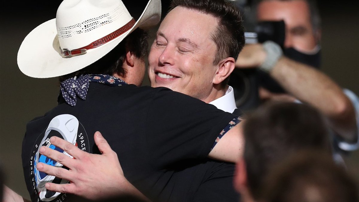 MuskPhilosophyx's tweet image. "It wouldn't hurt to have more love in the world."
@elonmusk