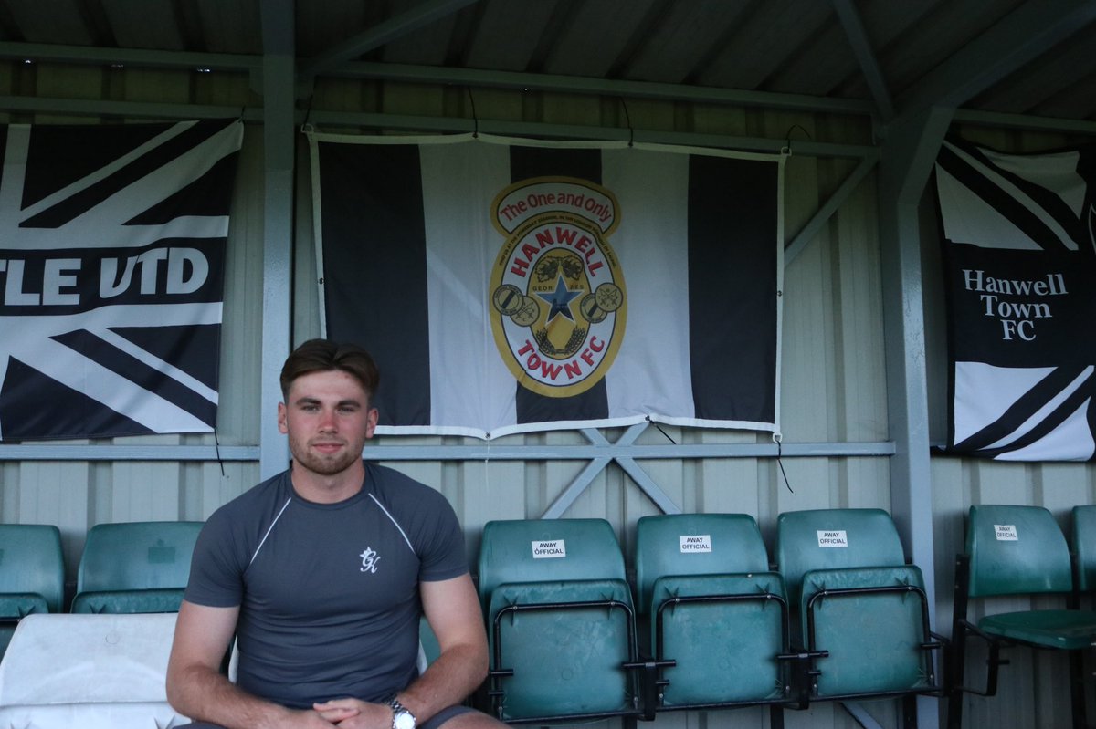 Bernie is a Geordie ⚫️⚪️

Thrilled to announce the signing of defender, Bernie Tanner. Bernie joins us from Met Police having previously played for Farnborough and Walton Casuals. 

Welcome to Hanwell, <a href="/Bernie_Tanner05/">Bernie Tanner</a> 🤝🏼🖤🤍