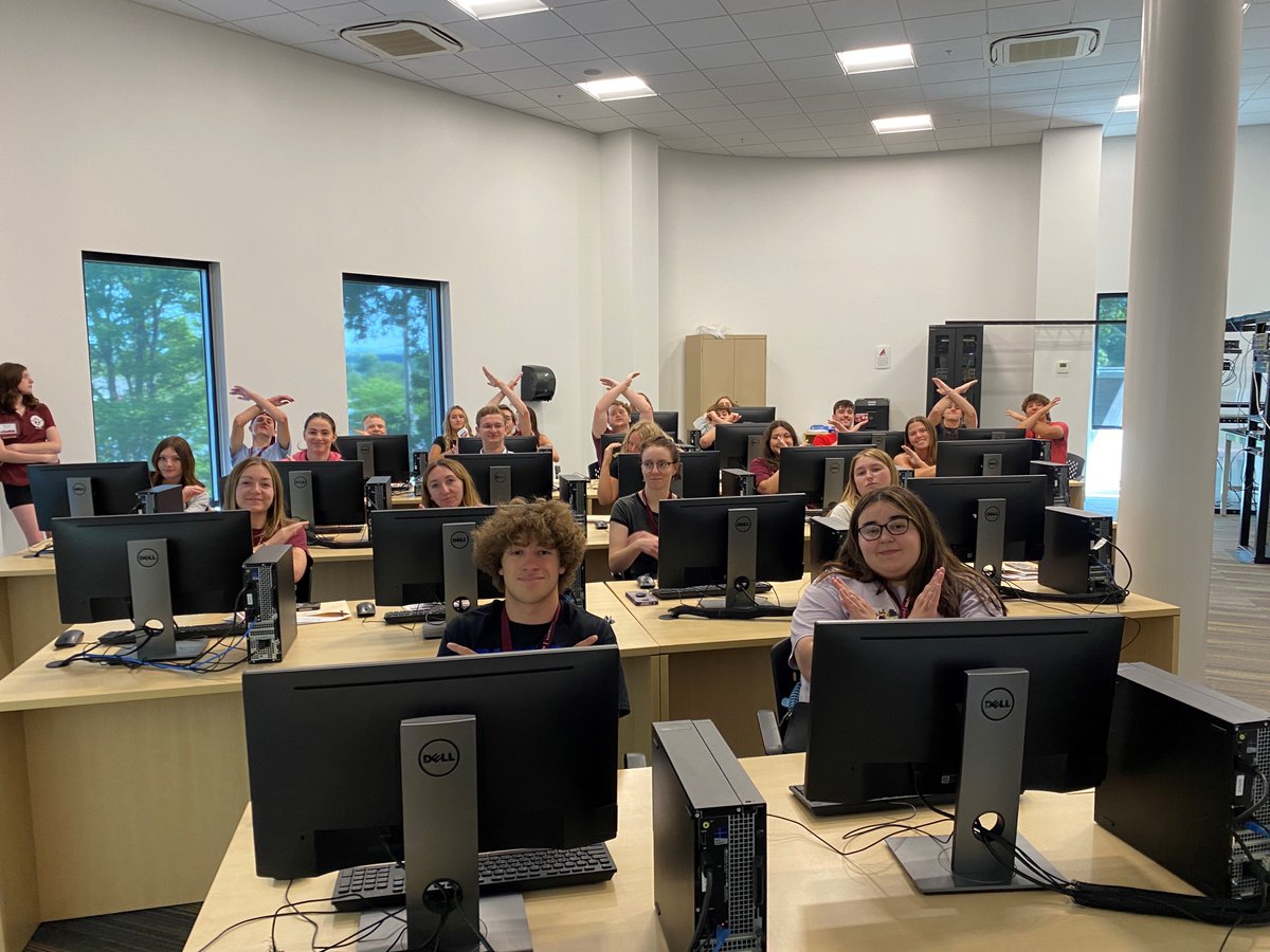 WalshUnivIT's tweet photo. Welcome to the Class of 2027 - the first orientation of the summer! Let us know if you have any questions and Swords UP!!! ⚔️⚔️ I missed a group today :-( @WalshUniversity https://t.co/keKFWyJsCA