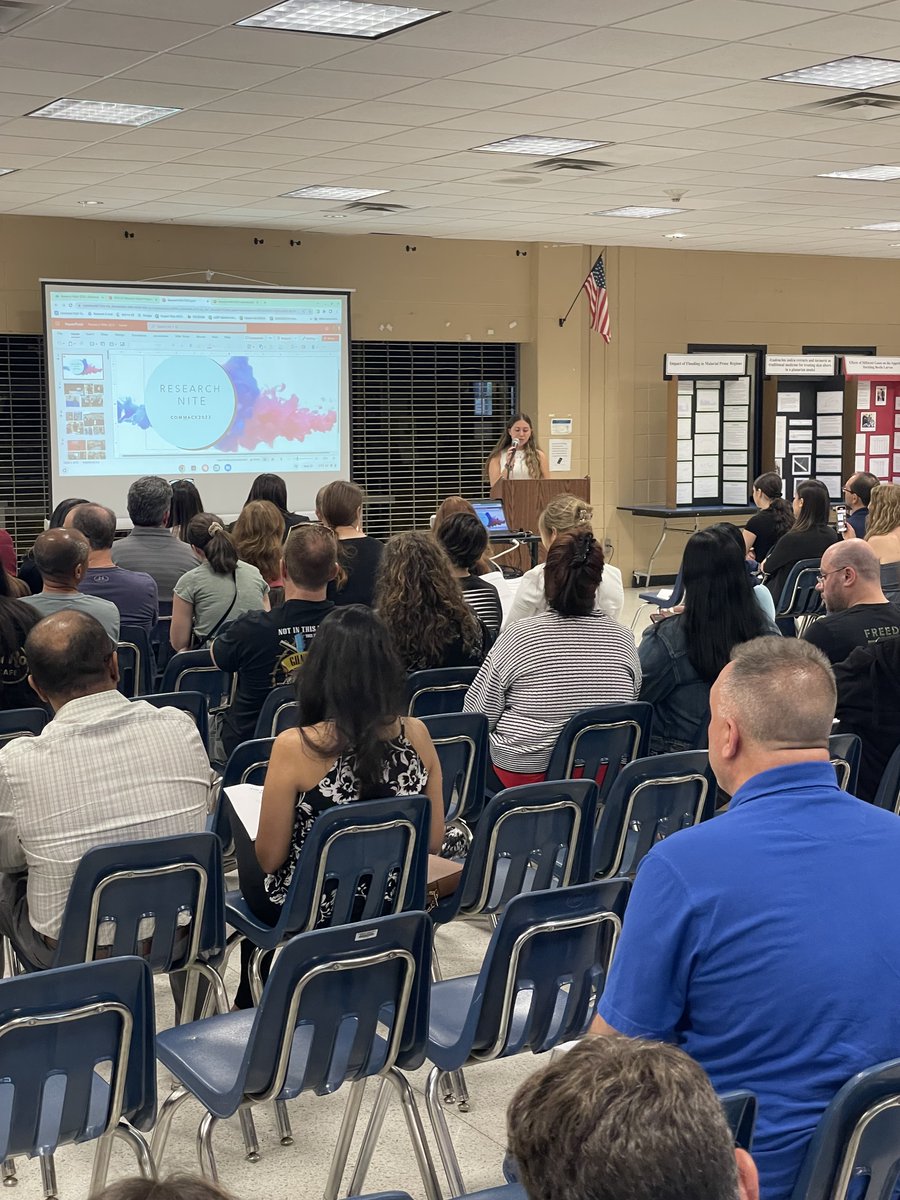 CommackSchools's tweet photo. On Wednesday night CHS celebrated our #ScienceResearch students and wished them good luck on their next chapter. Thank you to Research Coordinator Janette Collette, Deniz S for her keynote speech, and all of the alumni who came to celebrate! #CommackSchools #STEM https://t.co/ViDc4HlDaQ