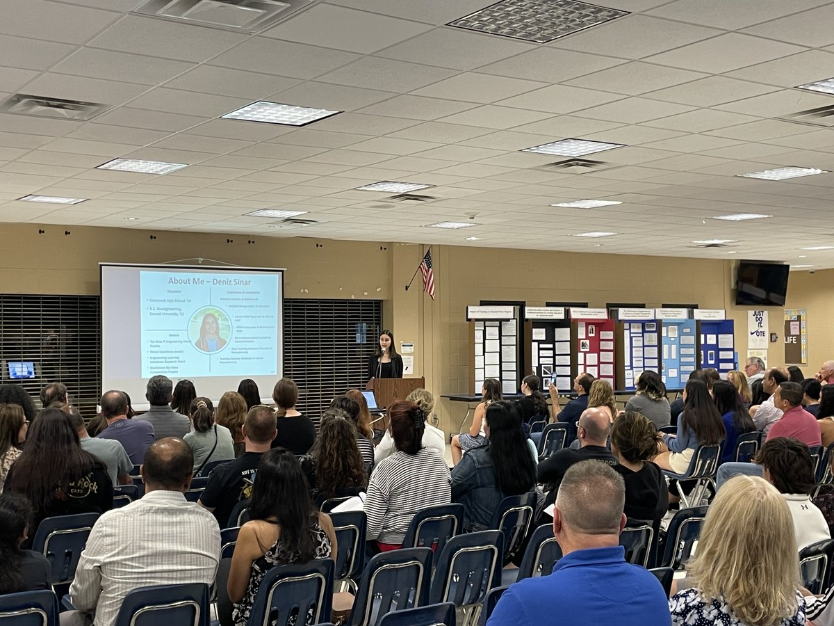 CommackSchools's tweet photo. On Wednesday night CHS celebrated our #ScienceResearch students and wished them good luck on their next chapter. Thank you to Research Coordinator Janette Collette, Deniz S for her keynote speech, and all of the alumni who came to celebrate! #CommackSchools #STEM https://t.co/ViDc4HlDaQ